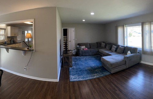Hickory House | Cozy Ranch by Lake Hickory w/Patio & great Fire Pit