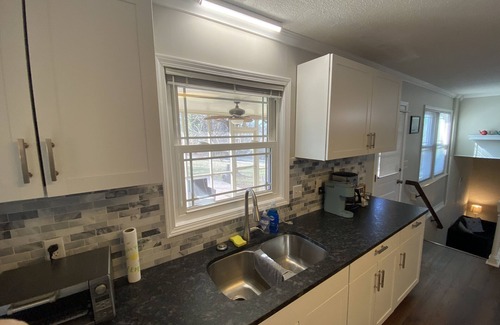 Hickory House | Cozy Ranch by Lake Hickory w/Patio & great Fire Pit