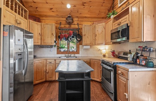 Burns House | Cozy Ranch Cabin just outside Yampa -monthly stays