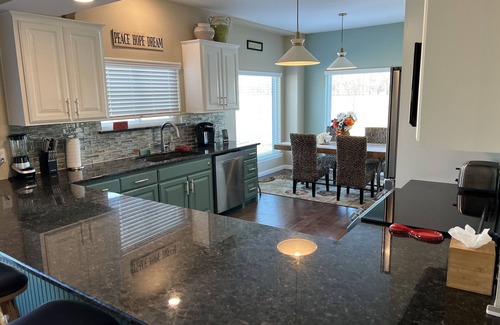 Granbury House | Cozy Ranch Guest Home located between Granbury and Glen Rose.