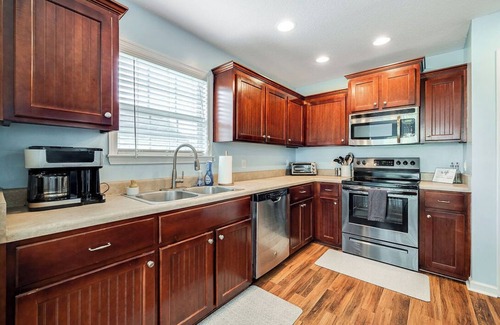 Eden House | Cozy Ranch Style Home with Large Fenced In Backyard