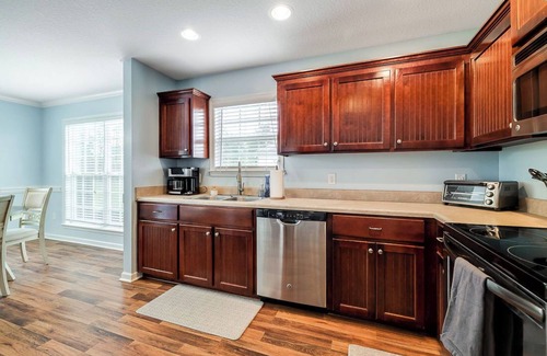 Eden House | Cozy Ranch Style Home with Large Fenced In Backyard