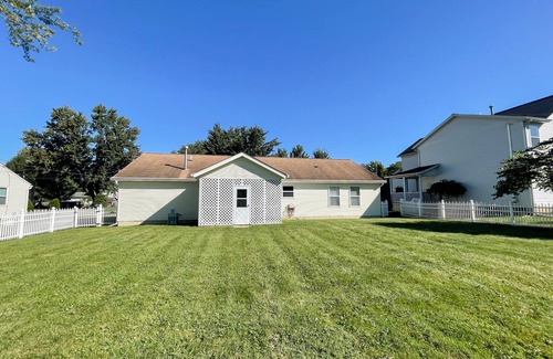 North Ridgeville House | Cozy Ranch with covered patio in a nice neighborhood