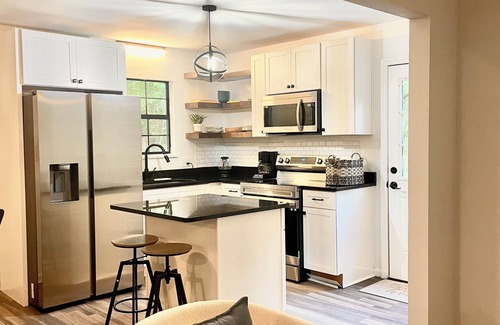 McDonald Cottage | Cozy Ranch with exercise equipment room, AC