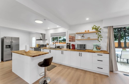 Maple Ridge House | Cozy rancher with a big yard close to the mountains