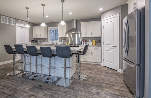 Vernon House | Cozy Rancher with Hot Tub near Lake Access & Ski