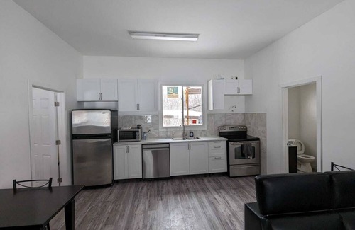 Whitchurch-Stouffville Other | Cozy retreat nestled in an Apple Orchard. Rural living close to the city!