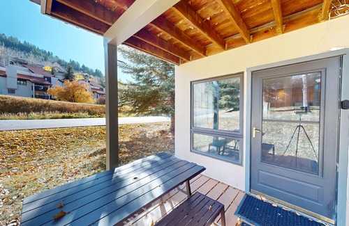 Eagle-Vail Apartment | Cozy, recently remodeled condo with patio, mountain views & W/D - near slopes