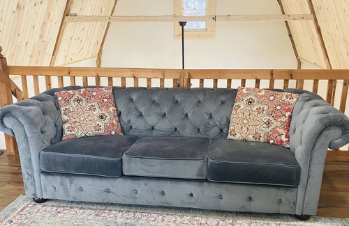 Syracuse House | Cozy Red Barn.....