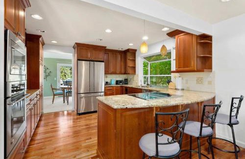 Redmond House | Cozy Redmond Retreat- Shared Home near Parks and Attractions