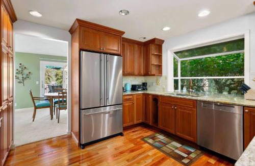 Redmond House | Cozy Redmond Retreat- Shared Home near Parks and Attractions