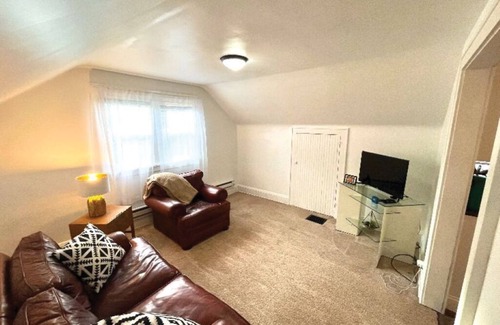 Cleveland Apartment | Cozy Refined Retreat One-Bedroom [Apt. 2]