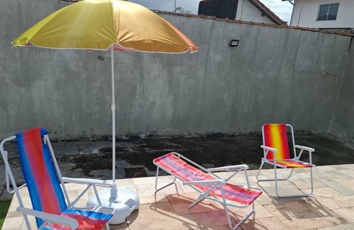 Balneario Florida House | Cozy Refuge in Peruíbe Beach 🌴 and Pool 🏊‍♀️