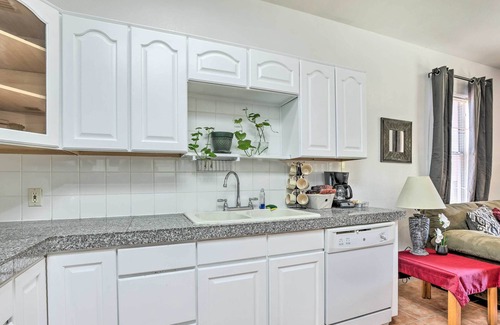 Eleven Mile Corner Apartment | Cozy & Relaxing Eloy Apartment w/Pool Access