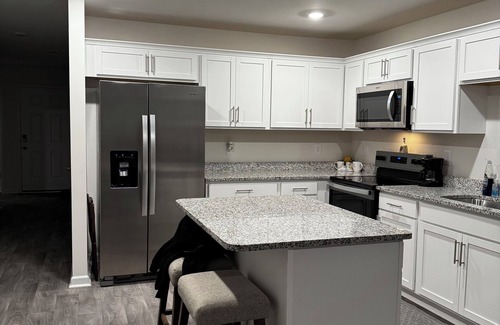 Wilson House | Cozy + Relaxing Newly built in 2025 3BR, 2BA Near Everything!