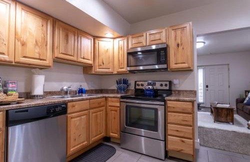 Central City Apartment | Cozy Relaxing Retreat Near Downtown SLC