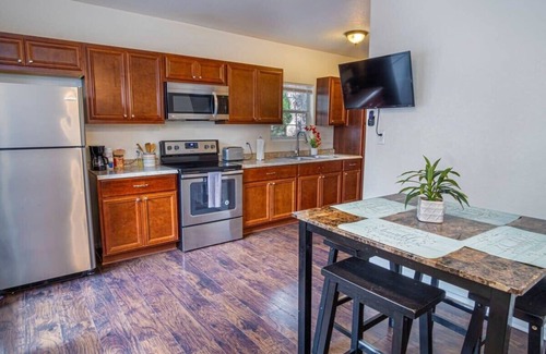 Arena District House | Cozy Remodeled 2BR/2BA Near Downtown Sleeps 8