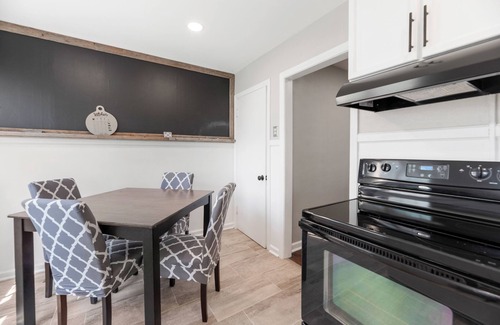 Wichita House | Cozy Remodeled 3 bedroom home close to WSU
