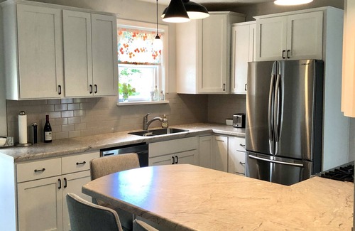 Ashland House | Cozy remodeled cottage in heart of Ashland/Chequamegon Bay/Lake Superior