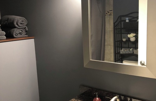Hinton House | Cozy remodeled home. 1 min walk to all amenities. Pet friendly.