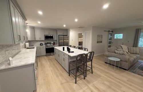 Indian Trail House | Cozy, remodeled home in Matthews close to everything!