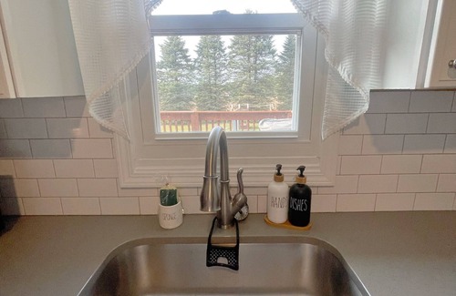 Coloma House | Cozy remodeled raised ranch located near beaches and wineries