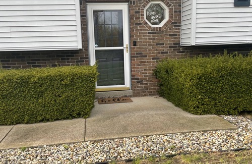 Coloma House | Cozy remodeled raised ranch located near beaches and wineries