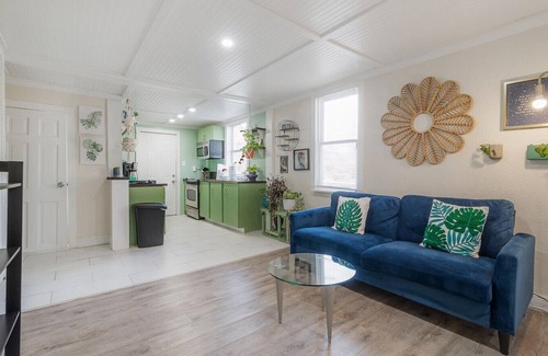 St. Petersburg - Clearwater Apartment | Cozy Remodeled Studio w/Outdoor Deck