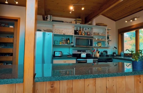 Tatlayoko Lake Other | Cozy remote retreat near Tatlayoko Lake for nature lovers. Pet-Friendly!