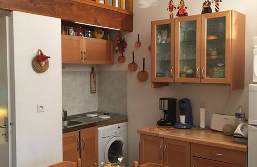 Saint-Martin-de-Bromes Apartment | Cozy rental with terrace for 4 near Esparron Lake