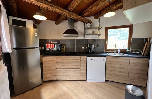 La Salle-les-Alpes Apartment | Cozy Renovated Apartment · Mountain Village Peace · Near Ski Lifts · Wifi