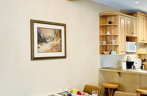 Harvie Heights House | Cozy renovated 2BR 2BA TownHouse with Mountain View