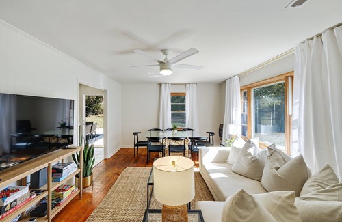 Tracy City House | Cozy Renovated Bungalow Steps Away from Hiking Trails, Nature and Stellar Sunset