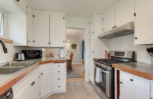 Northeast Park Hill House | Cozy, renovated Home w/new Hot Tub! Just 15 minutes from downtown.