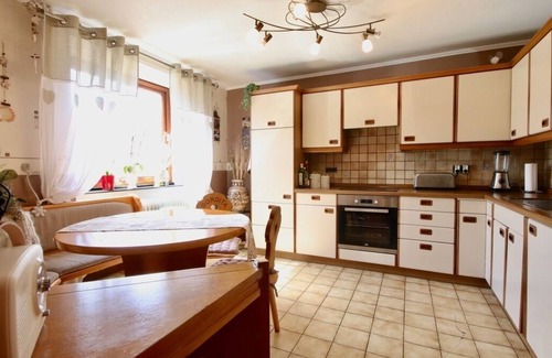 Weweler House | Cozy renovated house 5 minutes from Ravel