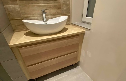 Sheepshead Bay Apartment | Cozy renovated room with its own bathroom Brooklyn