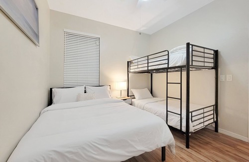 New Tampa House | Cozy Residential Home near Bush Gardens