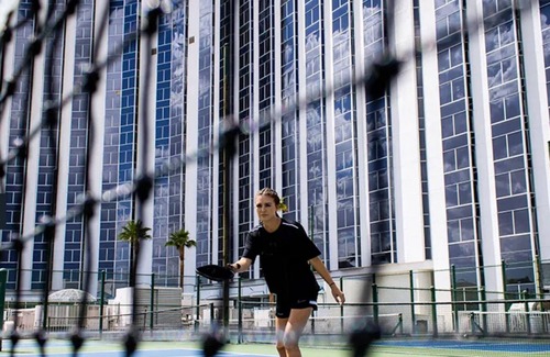 Winchester Resort | Cozy resort in awesome Las Vegas with WiFi, fitness room, AC Luxe Room