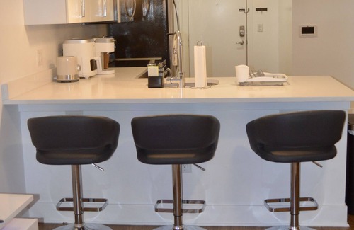 West Side Apartment | Cozy Retreat: 1BR Haven in NJ - Minutes from Time Square NYC