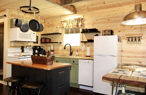 Marlinton Cabin | Cozy retreat 2 min bike ride to Greenbrier Trail 2 ride/river to fly fish.