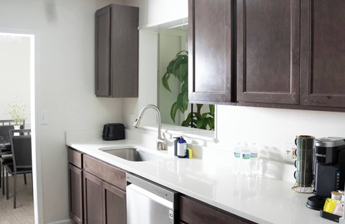 Ann Arbor House | Cozy Retreat 3-Bedroom Downtown Ann Arbor 3min from STADIUM