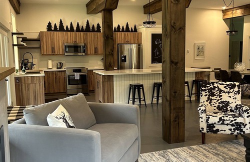 Flesherton House | Cozy Retreat at the Flesherton Mill. Waterfall and River included;-) n