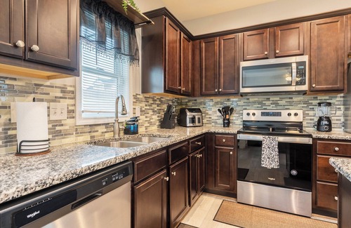 Johnston County House | Cozy Retreat Away From The City.