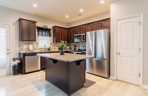 Johnston County House | Cozy Retreat Away From The City.