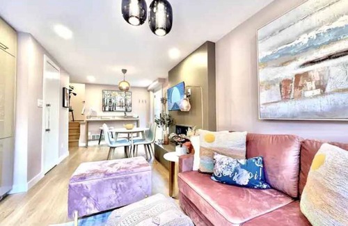 Thornhill House | Cozy Retreat! Convenient Hidden Gem near Toronto!
