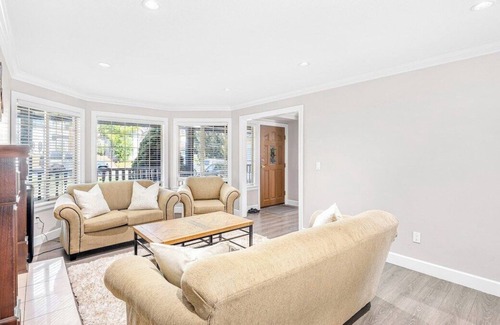 Fleetwood House | Cozy Retreat for Families and Friends.