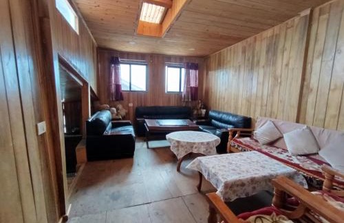 Rishop House | Cozy Retreat
