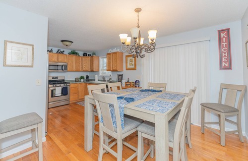 Glens Falls House | Cozy retreat in the heart of the city!