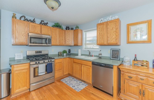 Glens Falls House | Cozy retreat in the heart of the city!
