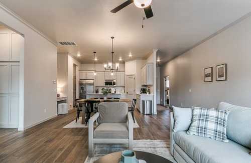 Wheatland House | Cozy Retreat in Yukon, OK!